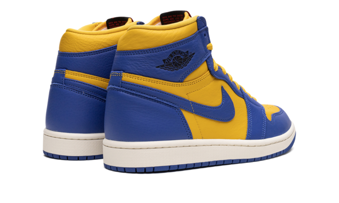 AIR JORDAN 1 HIGH OG WMNS 3